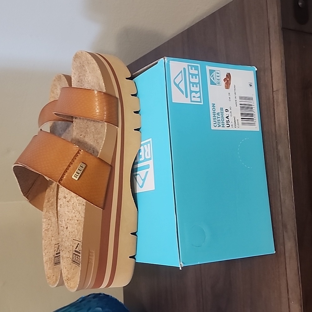 Reef Tan Cork Platform Sandals - Picture 2 of 8